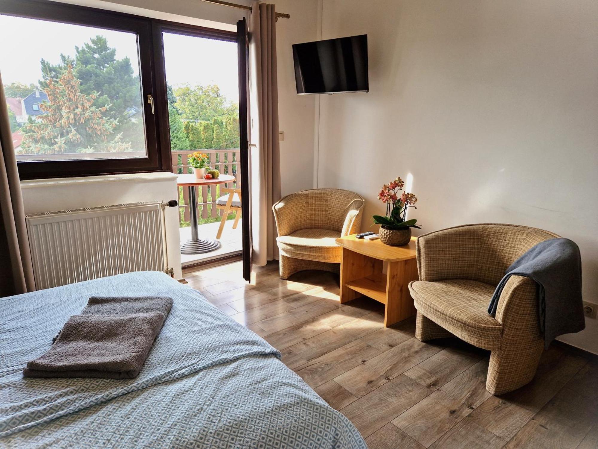 バラトンフレド Balaton Panzio Fuered Bed & Breakfast エクステリア 写真