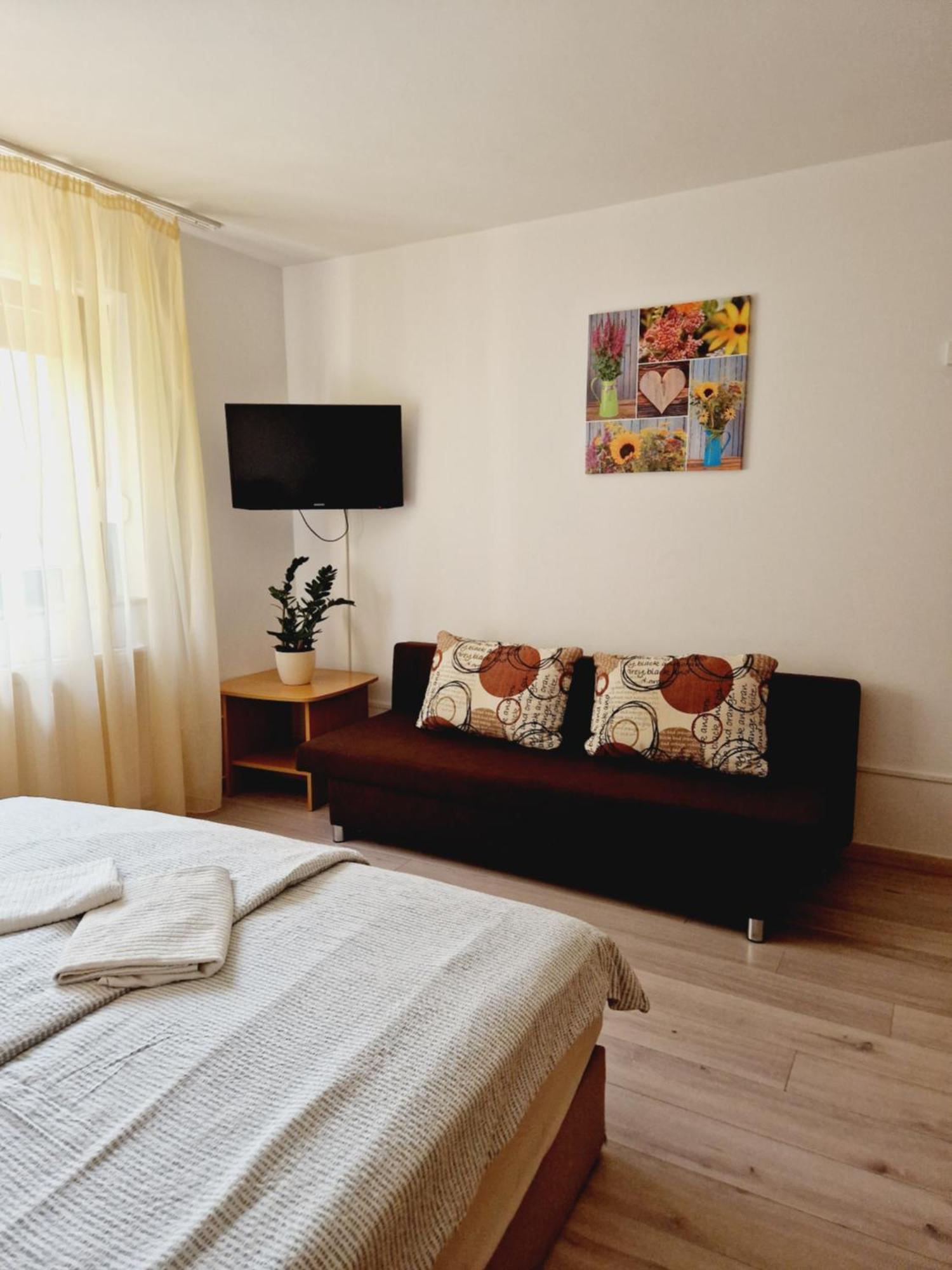 バラトンフレド Balaton Panzio Fuered Bed & Breakfast エクステリア 写真