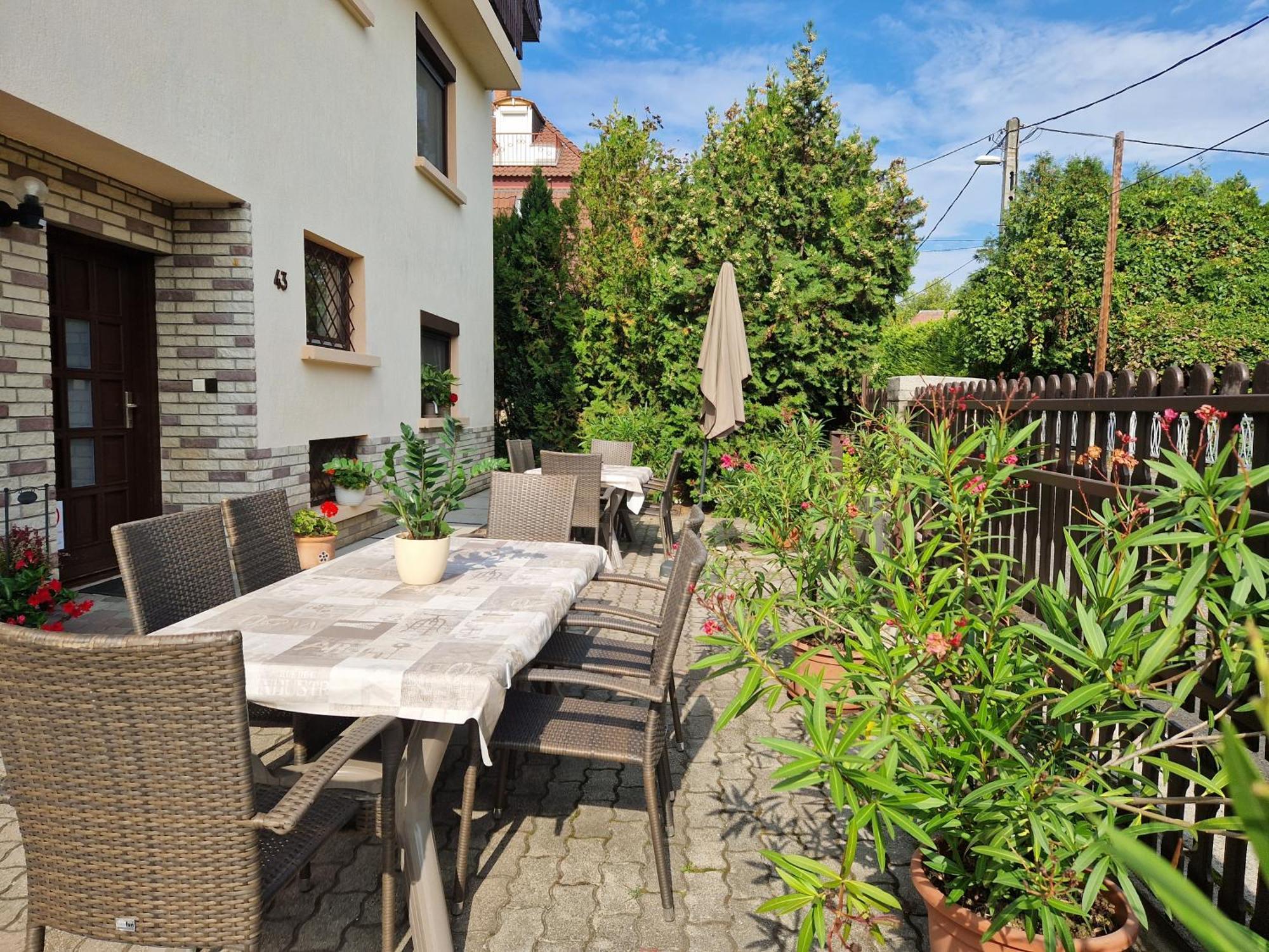バラトンフレド Balaton Panzio Fuered Bed & Breakfast エクステリア 写真