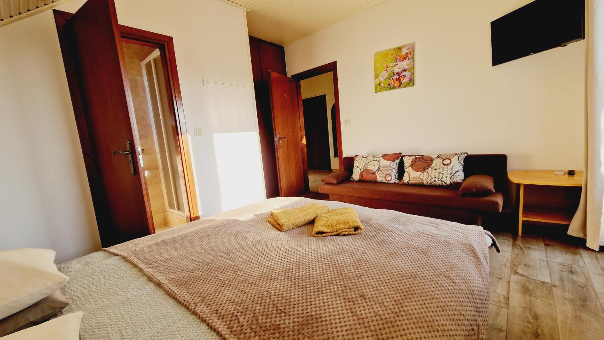 バラトンフレド Balaton Panzio Fuered Bed & Breakfast エクステリア 写真